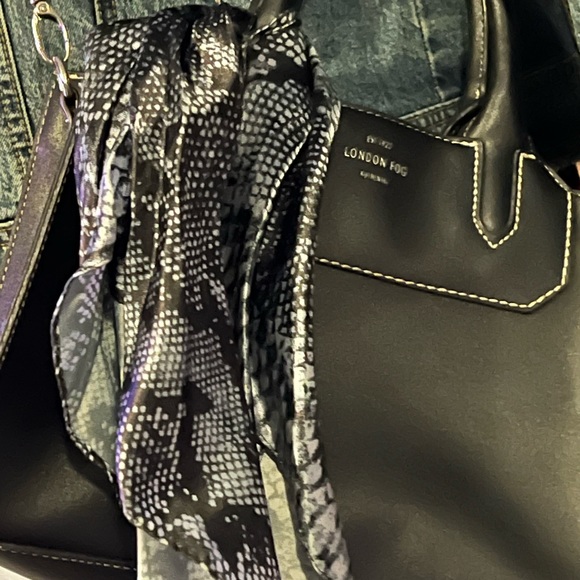 London Fog black handbag Clutch cross body should strap zipper pockets purse - Picture 2 of 11